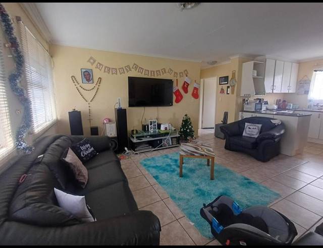 2 BEDROOM TOWNHOUSE FOR SALE IN RIDGEWAY